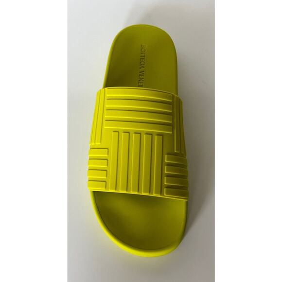 NIB $420 Bottega Veneta Men\'s Rubber Kiwi Slides Sandals 9 US (42 Euro) 690105 main image 5